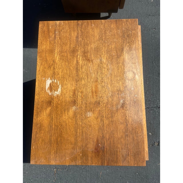 Brown Vintage Mid-Century Modern Walnut Nightstands by Bassett Furniture - A Pair For Sale - Image 8 of 9