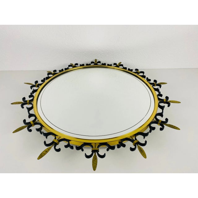 Brass Mid-Century Modern Italian Round Illuminated Brass Wall Mirror, Italy, 1960s For Sale - Image 8 of 11