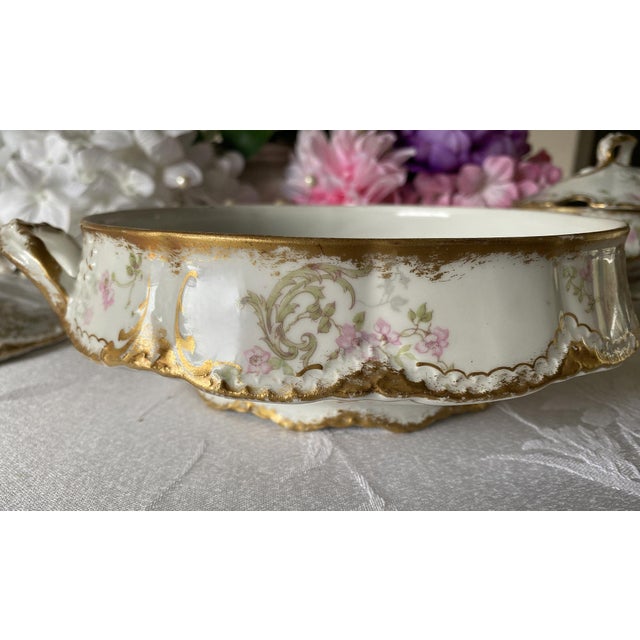 French Late 19th C. Theo Haviland Schleiger 144f, Round Covered Vegetable Bowl, Pink Roses, DBL Gold For Sale - Image 3 of 17