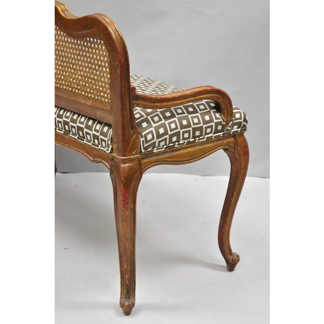 Vintage French Louis XV Style Distressed Gold Gilt Cane Back Vanity Bench Seat For Sale - Image 17 of 18