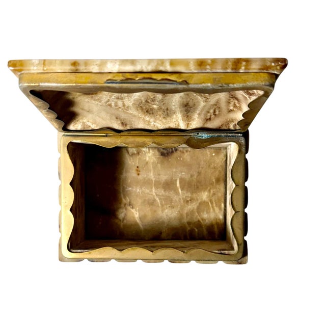 1940s 1940s Italian Fluted Alabaster Jewelry Box For Sale - Image 5 of 9