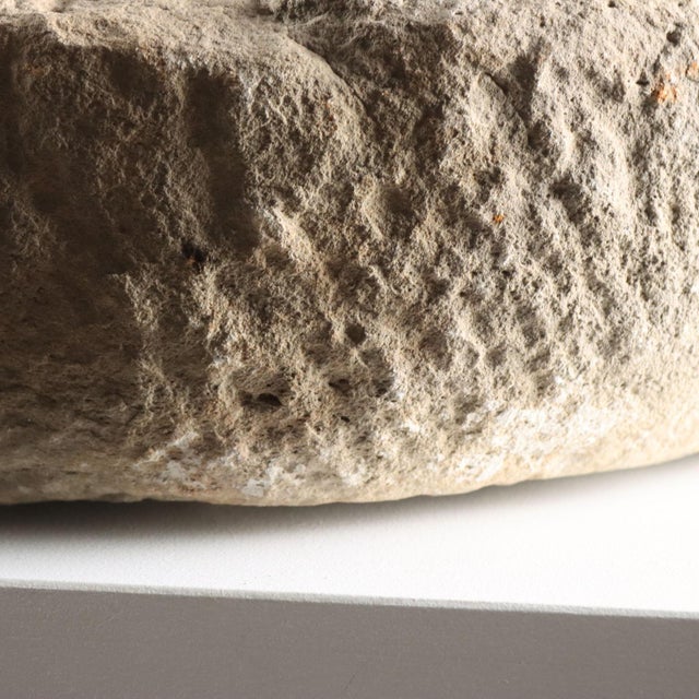 Circular Basin in Stone For Sale - Image 6 of 8