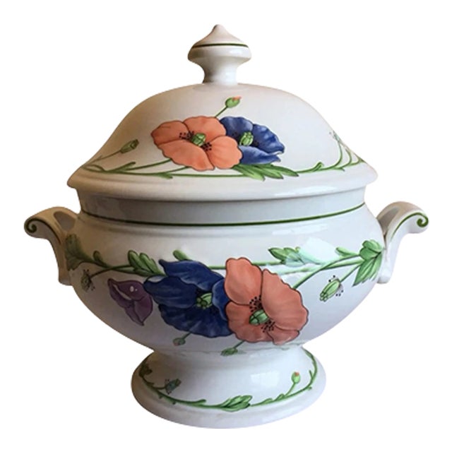 Vintage Villeroy & Boch Amapola Germany Embossed Floral Round Lidded Soup Tureen For Sale