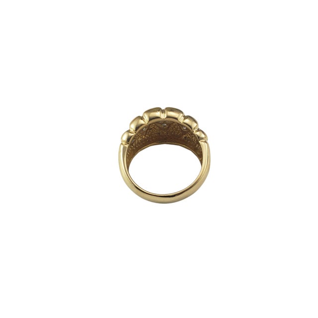 Late 20th Century 14 Karat Yellow Gold and Diamond Band Ring, Size 6 For Sale In New York - Image 6 of 8