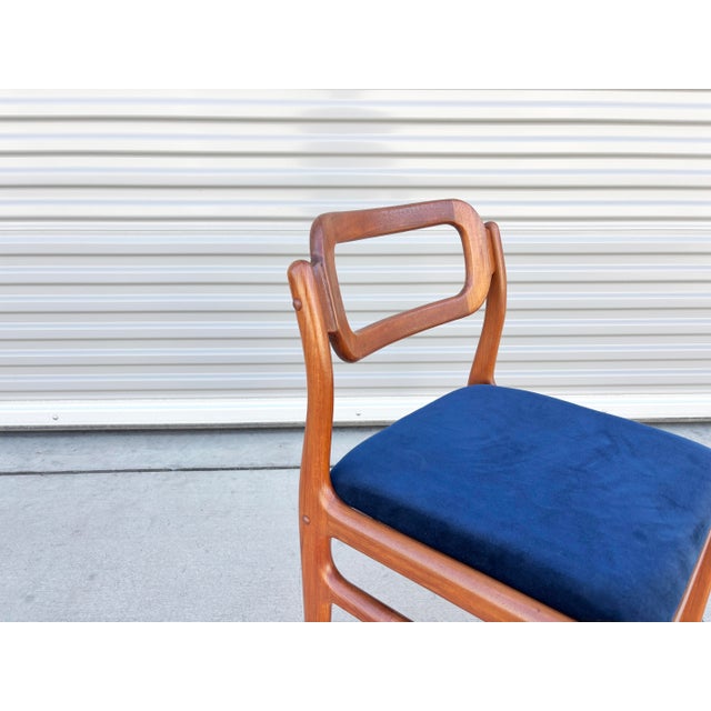 1960s Danish Modern Teak Dining Chairs by Johannes Andersen - Set of 6 For Sale - Image 11 of 12