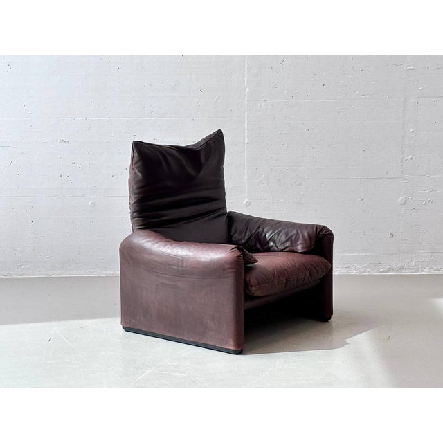 Set of Maralunga Armchair and Ottoman in Leather by Vico Magistretti for Cassina, Italy, 1970s For Sale - Image 12 of 18
