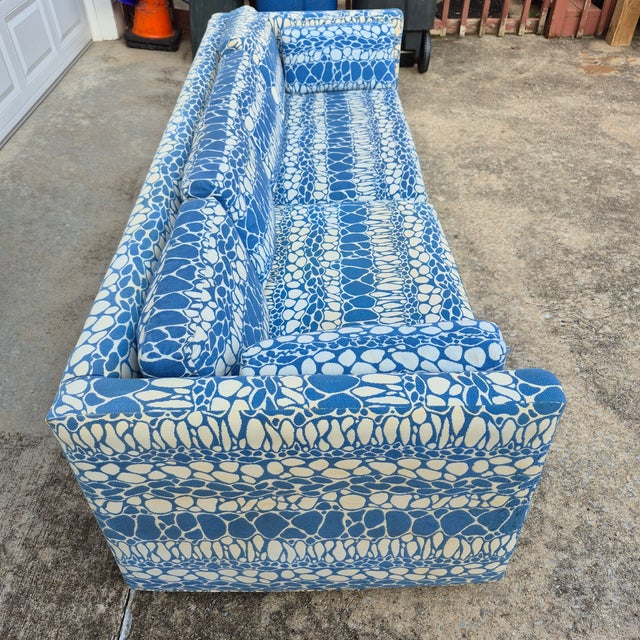 1960s 1960s Milo Baughman Style Four Seater Tuxedo Sofa in Original Blue & White Mod Geometric Abstract Upholstery Fabric Mid Century Modern MCM For Sale - Image 5 of 16