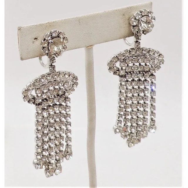 Vintage 1960s Signed Napier Rhodium Plated Clear Rhinestone Chandelier Clip Earrings - 2 Pieces For Sale In Philadelphia - Image 6 of 7