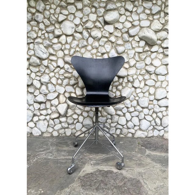 Model 3117 Adjustable Swivel Chair by Arne Jacobsen for Fritz Hansen, 1960s For Sale - Image 12 of 12