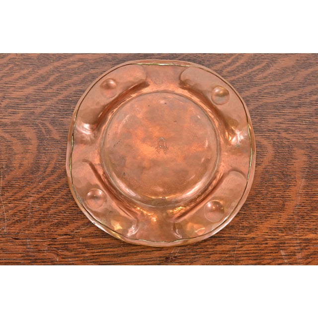 Copper Gustav Stickley Signed Hammered Copper Ashtray or Catchall, Circa 1910 For Sale - Image 8 of 10