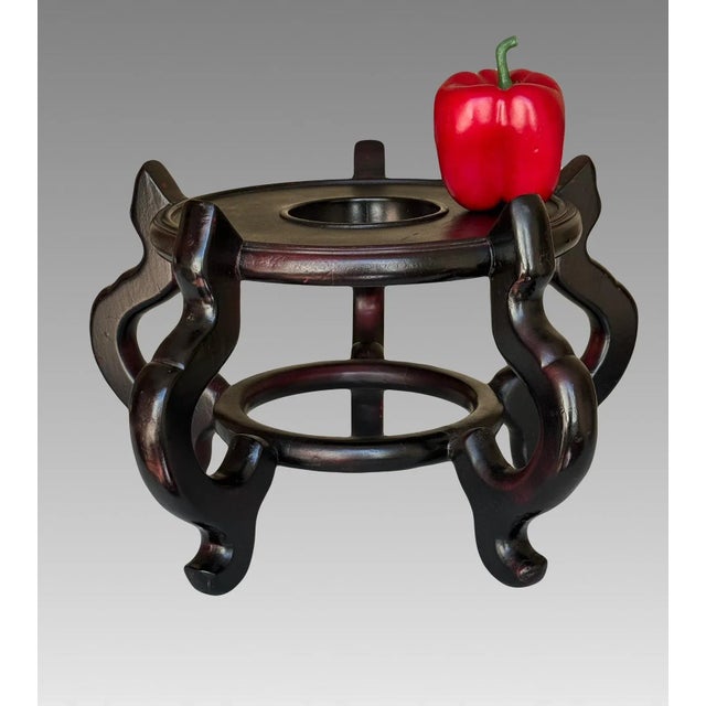 Very nice and solid, well made dark brown hard wood Chinese stand with polished finish. Perfect to display large vases,...
