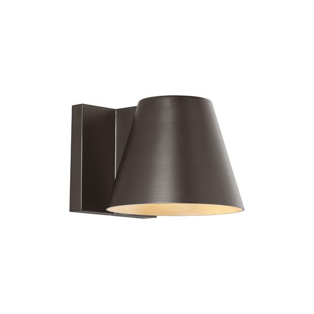 The classic and sleek silhouette of the Bowman LED outdoor wall sconce by Tech Lighting makes it suitable for both indoor...