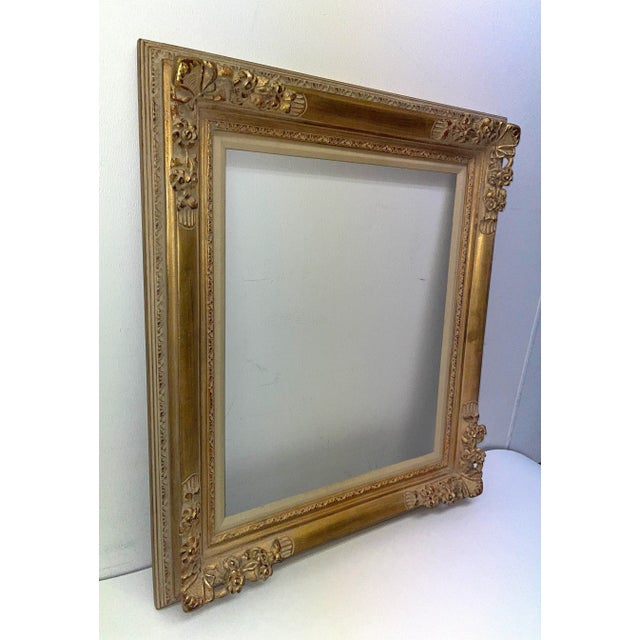 French Louis Gold Carved Wood Picture Frame For Sale In Washington DC - Image 6 of 10