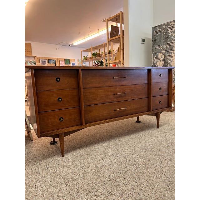 1950s Vintage Mid Century Modern Solid Walnut 9 Drawer Dresser With Bow-Tie and Cone Shape For Sale In Seattle - Image 6 of 9