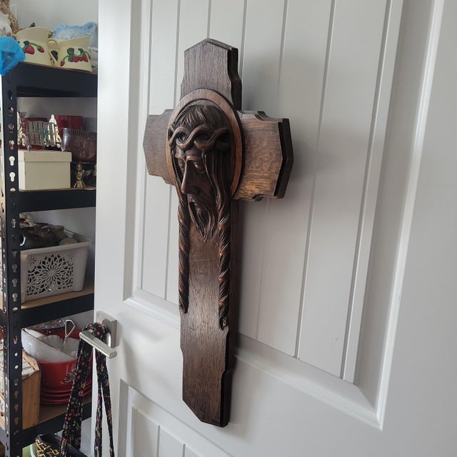 Antique Art Deco Hand Carved Oak Crucifix Face of Jesus Wall Cross 25" Tall For Sale - Image 4 of 18