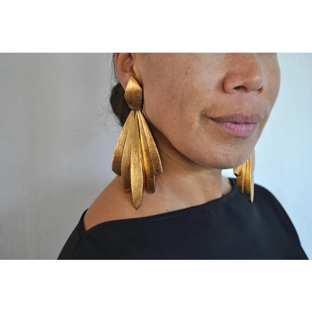 Modern Modernist Sculptural Goldfoil Earclips from Monies, Denmark, 2000s, Set of 2 For Sale - Image 3 of 8