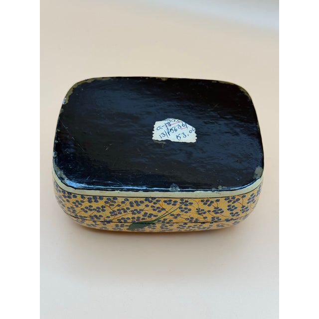 Vintage Kashmiri Hand-Painted Papier-Mâché Lacquer Box With Birds & Florals For Sale - Image 10 of 11