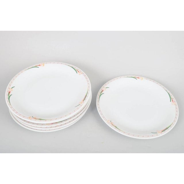 Set of six dinner plates from Rörstrand Fleur. Elegant set consisting of six porcelain dinner plates in the Fleur pattern....