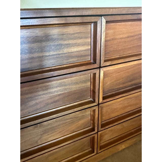 1960s 1960s Walnut 8 Drawer Dresser by John Keel for Brown Saltman For Sale - Image 5 of 6