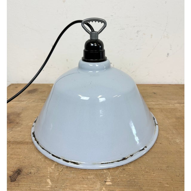 French Industrial Grey Enamel Factory Pendant Lamp, 1960s For Sale - Image 9 of 14