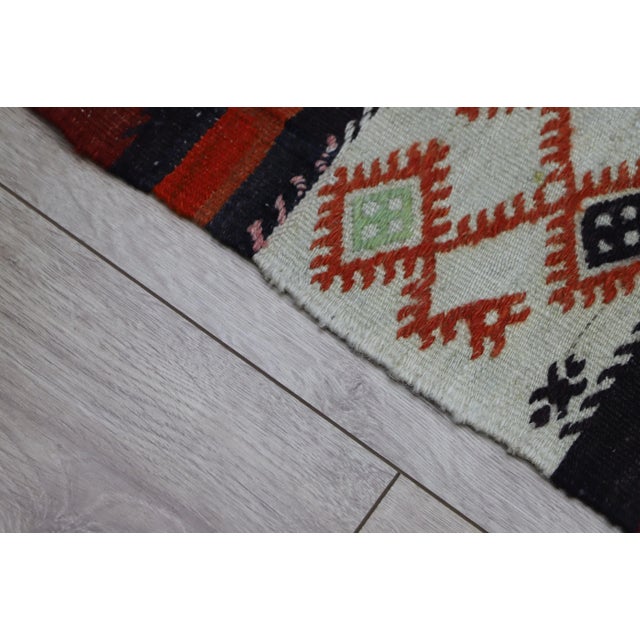 1980s Southwestern Burgundy Striped Kilim For Sale - Image 4 of 13