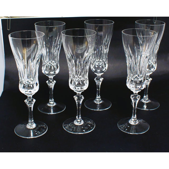 A set of 6 stylish crystal glasses, possibly Saint-Louis. with brilliant and rich cut