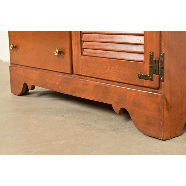 Ethan Allen American Colonial Solid Maple Dry Sink For Sale - Image 11 of 15