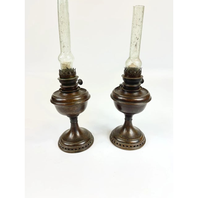 Early 20th Century 1902 Pair of Hinks Coronation Oil Lamps For Sale - Image 5 of 6