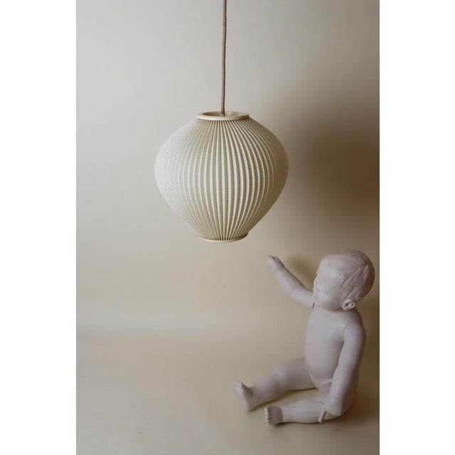 Scandinavian Plastic Pleated Hanging Lamp, Scandinavia, 1960s For Sale - Image 3 of 11