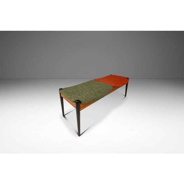 Rare Mid-Century Modern Two Seater Sculpted Bench in Oak & New Two-Toned Upholstery by Arthur Umanoff, Usa, C. 1960s For Sale In Orlando - Image 6 of 18