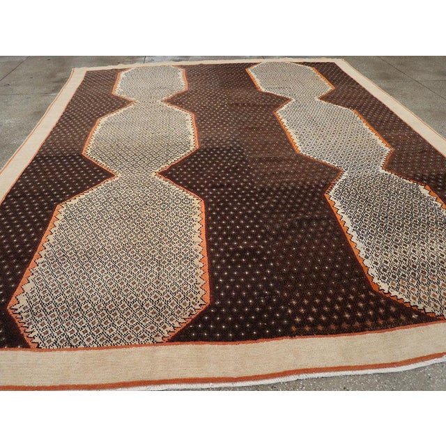 Ivory Galerie Shabab Collection Mid-20th Century Turkish Anatolian Room Size Carpet For Sale - Image 8 of 10
