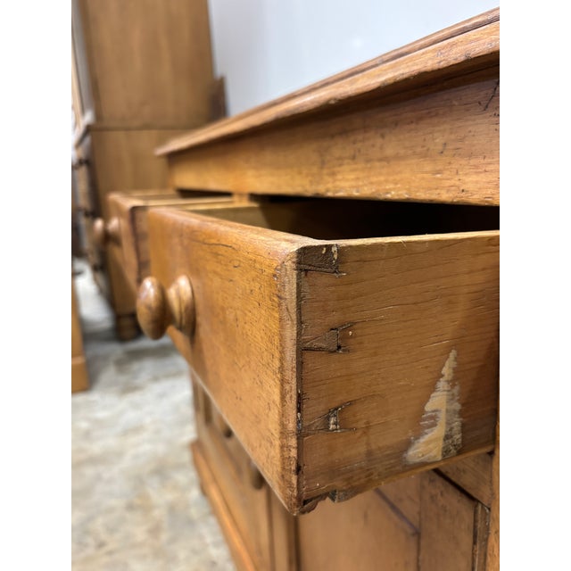 19th Century English Pine Dresser Base For Sale In Naples, FL - Image 6 of 10
