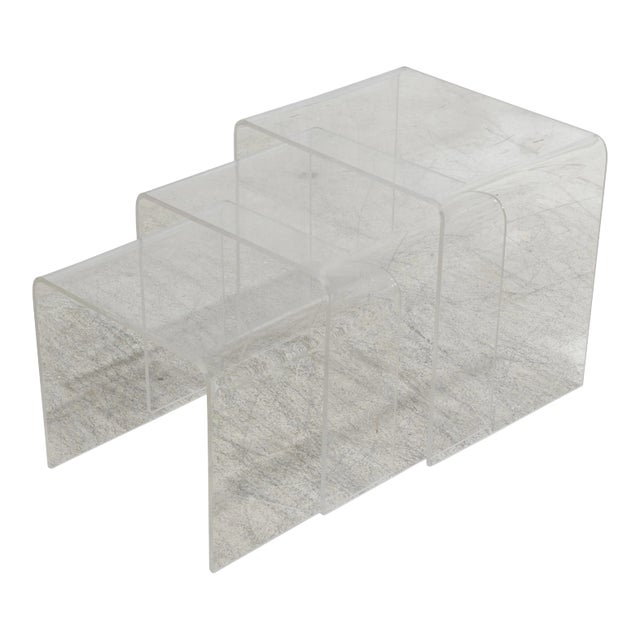 1970s Mid-Century Modern Lucite Nesting Tables - Set of 3 For Sale