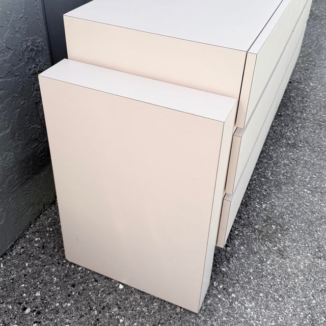 1980s Postmodern Light Pink Laminate Floating Dresser For Sale - Image 5 of 7