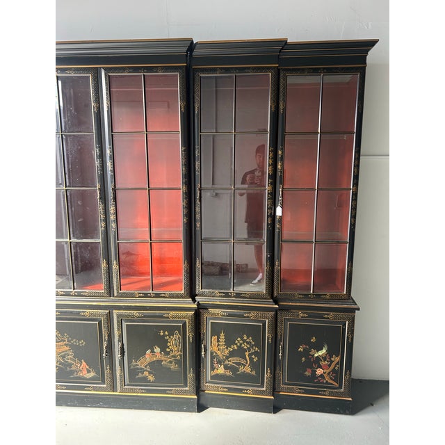 Chinoiserie Late 20th Century Black Lacquered Chinoiserie Breakfront China Display Cabinet For Sale - Image 3 of 4