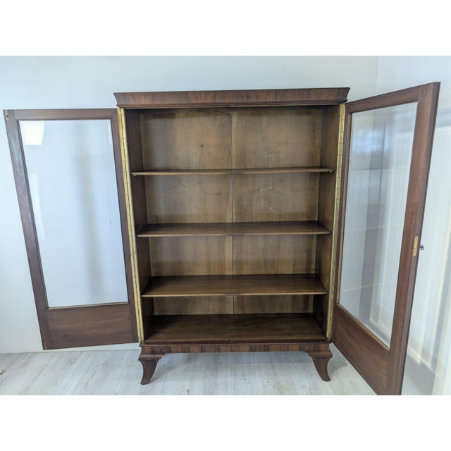 Brown Art Deco Display Cabinet in Walnut For Sale - Image 8 of 18