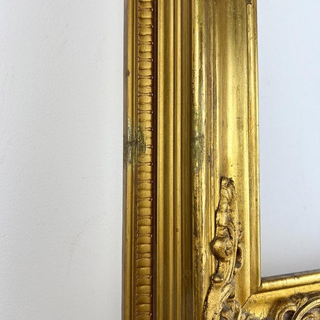 Vintage Italian Wood Picture Frame in Gilt Wood For Sale - Image 4 of 12