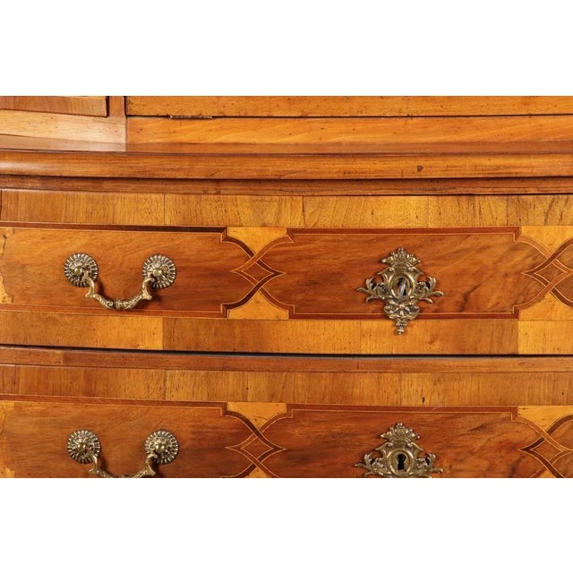 Baroque Secretaire in Walnut, 18th Century For Sale - Image 11 of 18