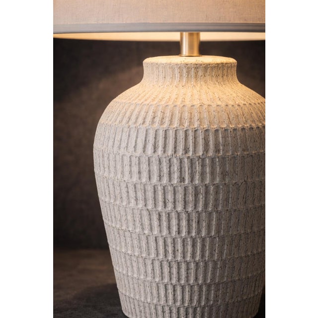 Modern Late 20th Century Large Textural Ribbed Ceramic Table Lamp – Coastal Neutral For Sale - Image 3 of 12
