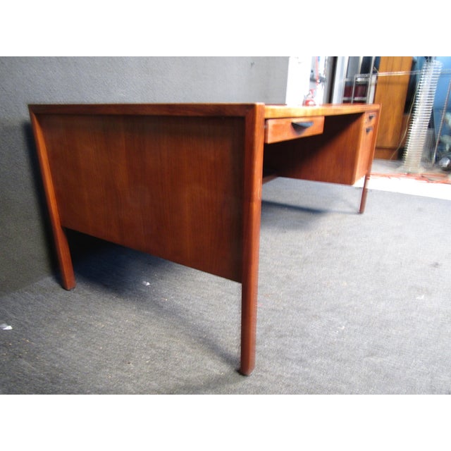 1960s 1960s Vintage Modern Walnut Writing Desk Attributed to Harvey Probber For Sale - Image 5 of 9