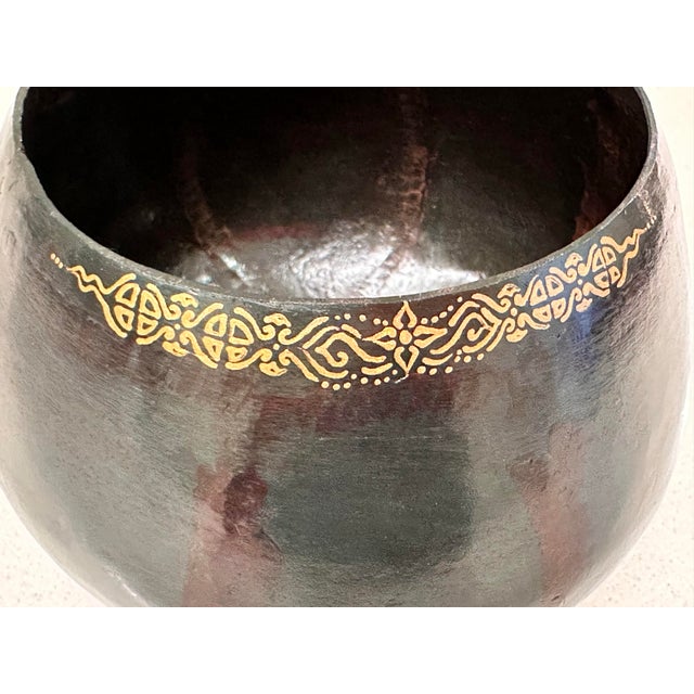 1990s Thai Monk Bowl, Soi Ban Bat Bangkok—Artisan Signed, Buddhist Collectible For Sale - Image 5 of 10