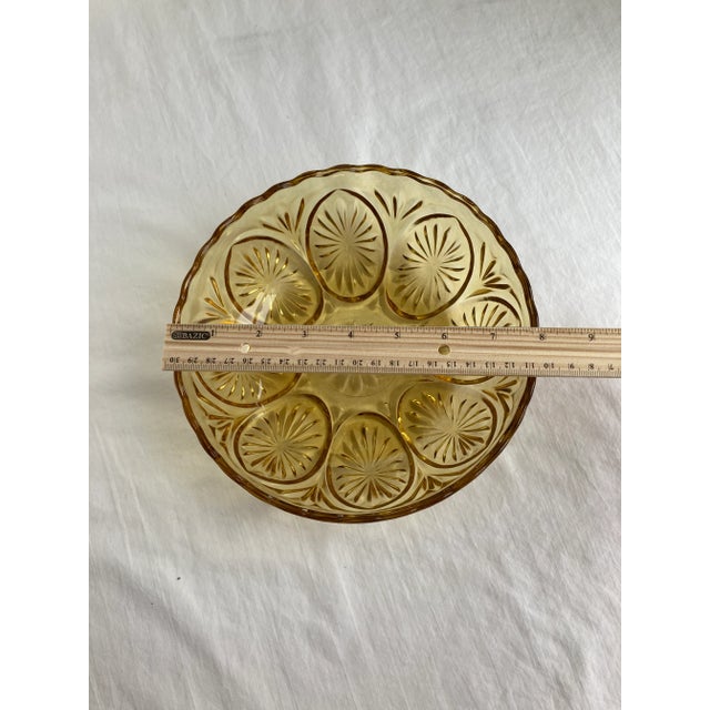 Glass Vintage Anchor Hocking Medallion Starburst Honey Amber Fruit Serving Bowl For Sale - Image 7 of 9