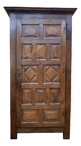 Tall Renaissance Oak Bonnetière