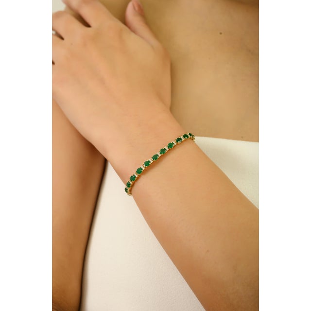 4.1 Carat Natural Zambian Emerald & Diamond Tennis Bracelet in 14k Yellow Gold For Sale In New York - Image 6 of 13