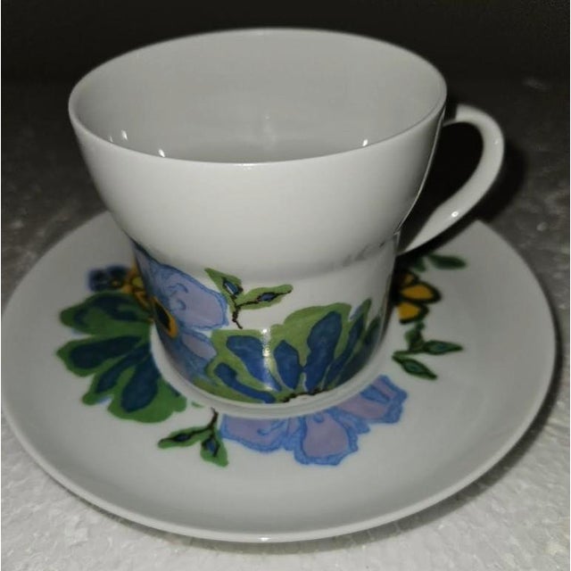 Noritake Vintage 1970s Noritake Hawaiian Holidays Hula Pattern Cup & 5 Saucers - 6 pcs For Sale - Image 4 of 7