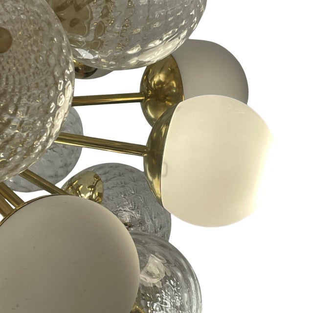 Gold Sputnik Lamp with White and Transparent Murano Glass Bubbles, 1960s For Sale - Image 8 of 10