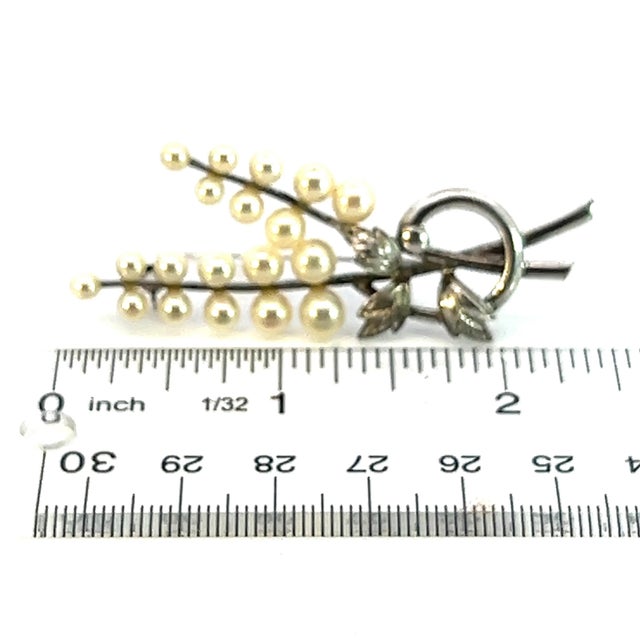 Contemporary 1990s Mikimoto Estate Akoya Pearl Brooch Silver 5.50 mm For Sale - Image 3 of 7