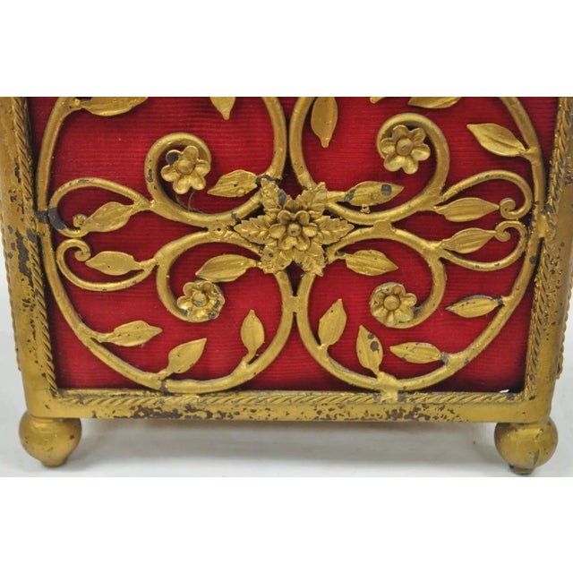 Late 20th Century Vintage Hollywood Regency Style Gold Gilt Metal Red Jewelry Trinket Storage Box For Sale In Philadelphia - Image 6 of 12