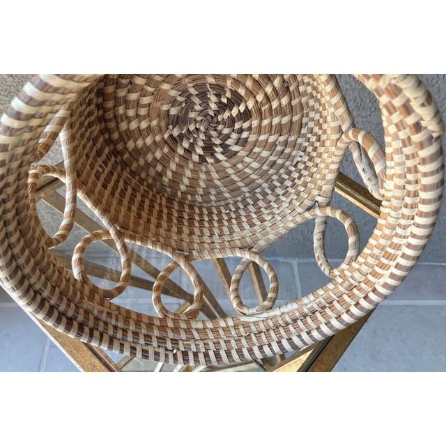 Late 20th-Century Sweetgrass Gullah-Style O-Looped Cachepot Basket For Sale - Image 17 of 18