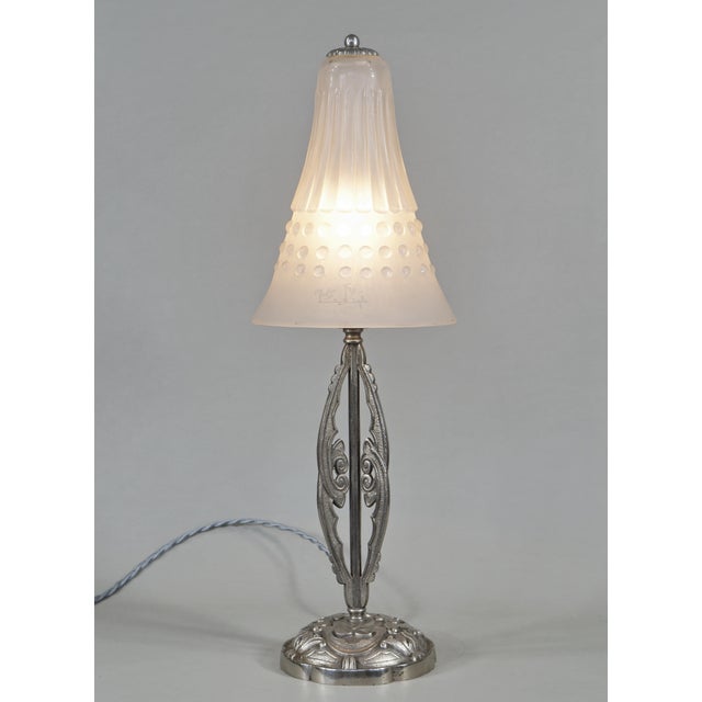 Art Deco 1920s French Art Deco Muller Freres Frosted Glass & Nickeled Bronze Table Lamp For Sale - Image 3 of 12